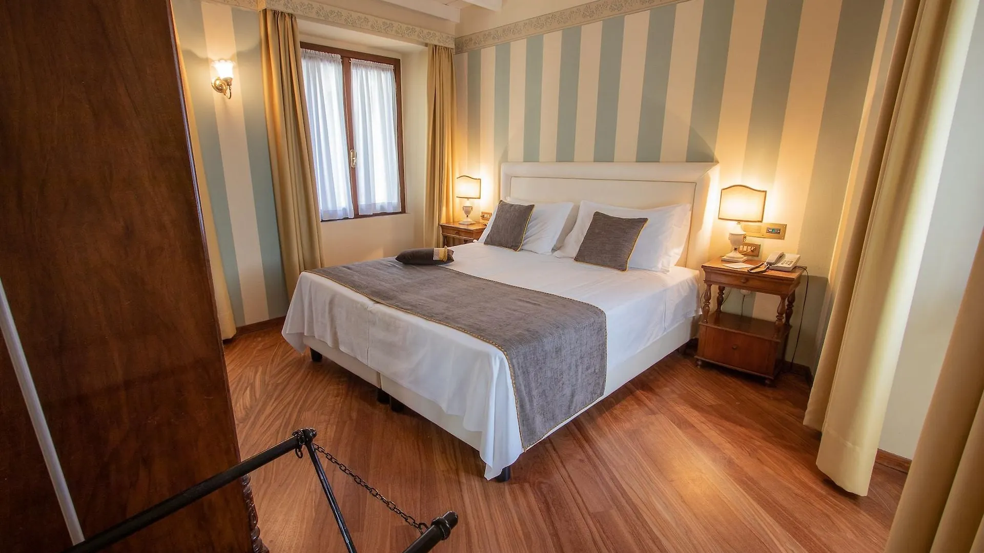 Albergo Le Due Corti Como İtalya