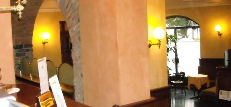 Albergo Le Due Corti Como Otel