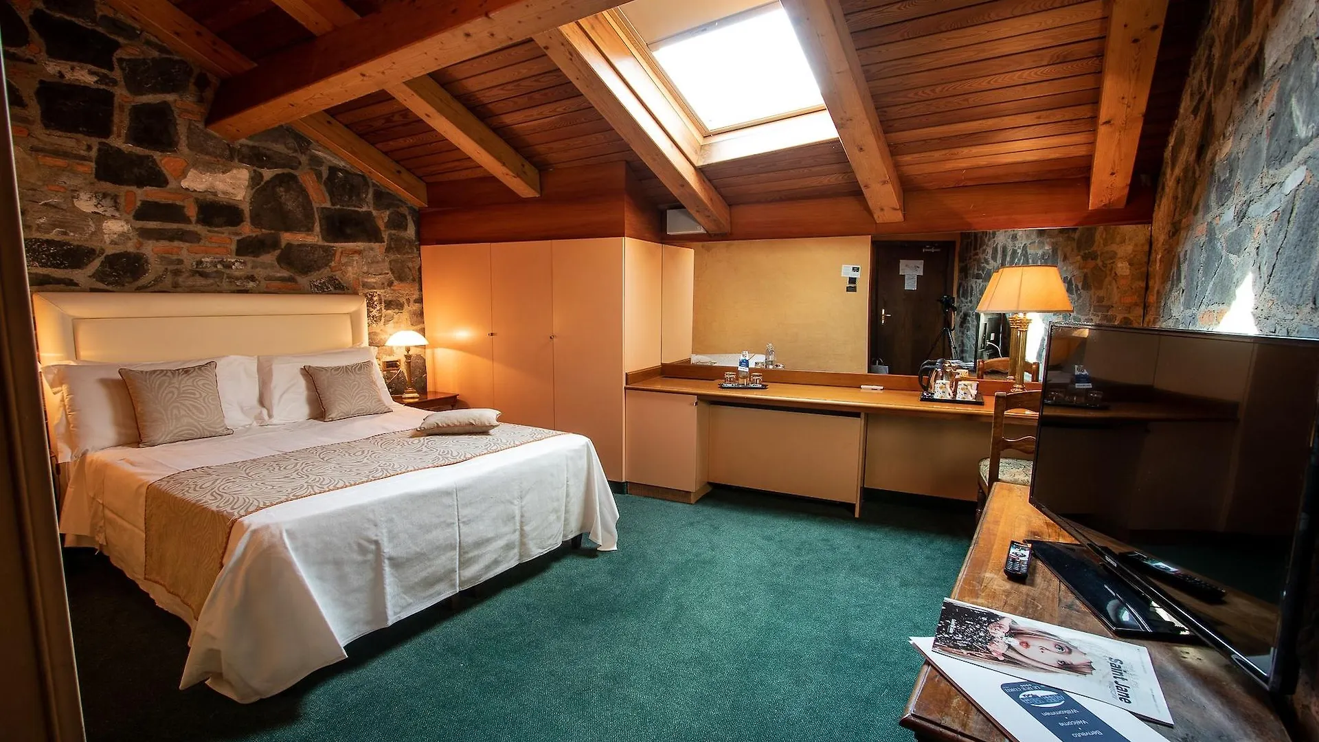 Albergo Le Due Corti Como Hotel