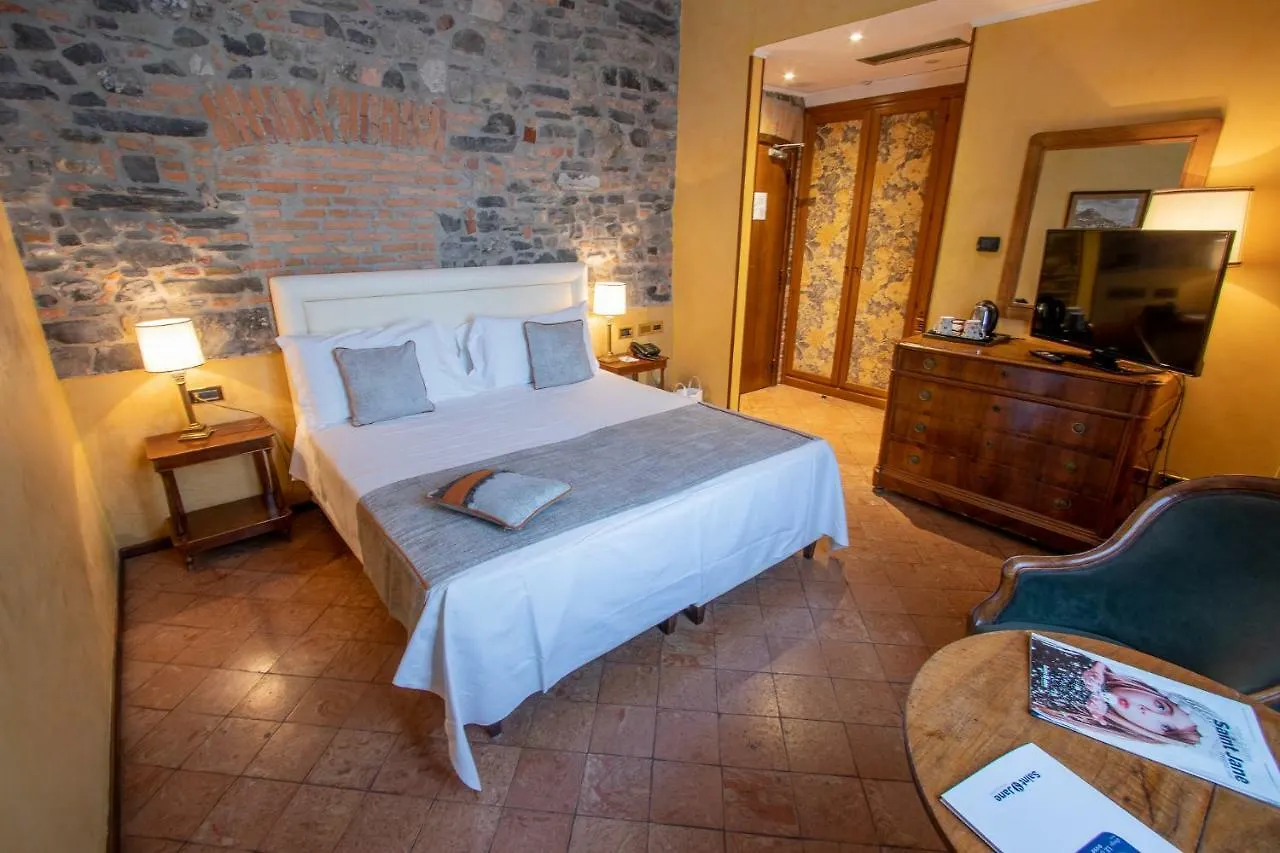 **** Hotel Albergo Le Due Corti Como Italien