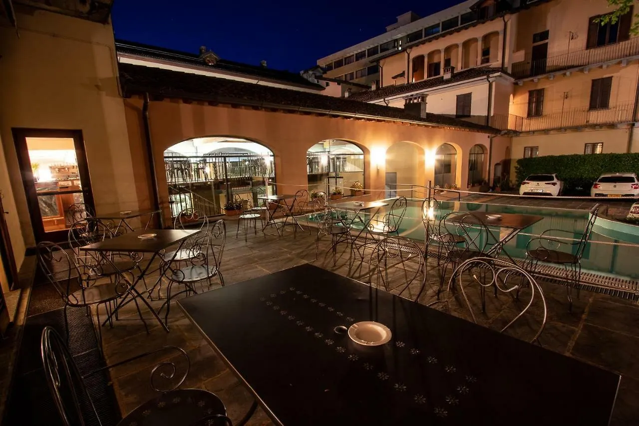 Albergo Le Due Corti Como Italien