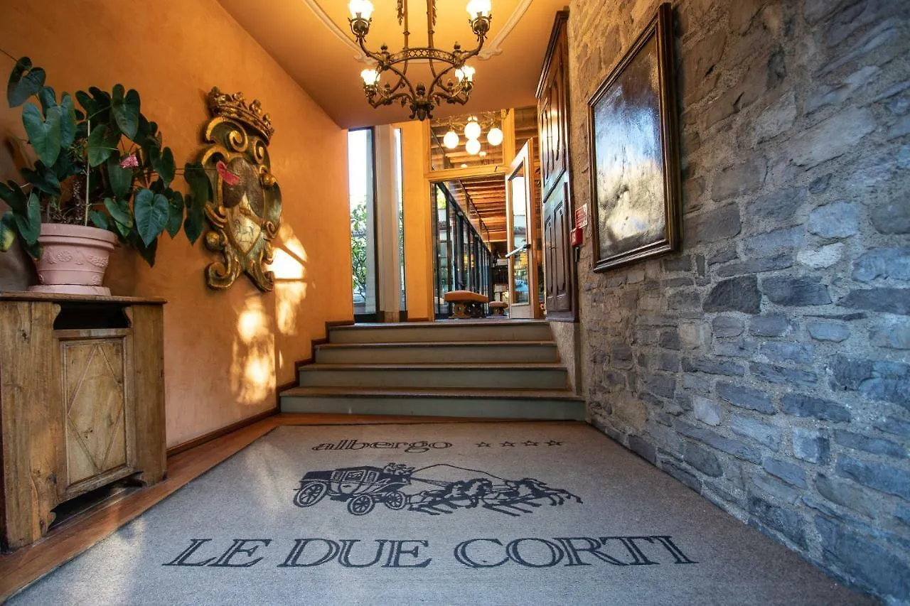 Albergo Le Due Corti Como 4*,